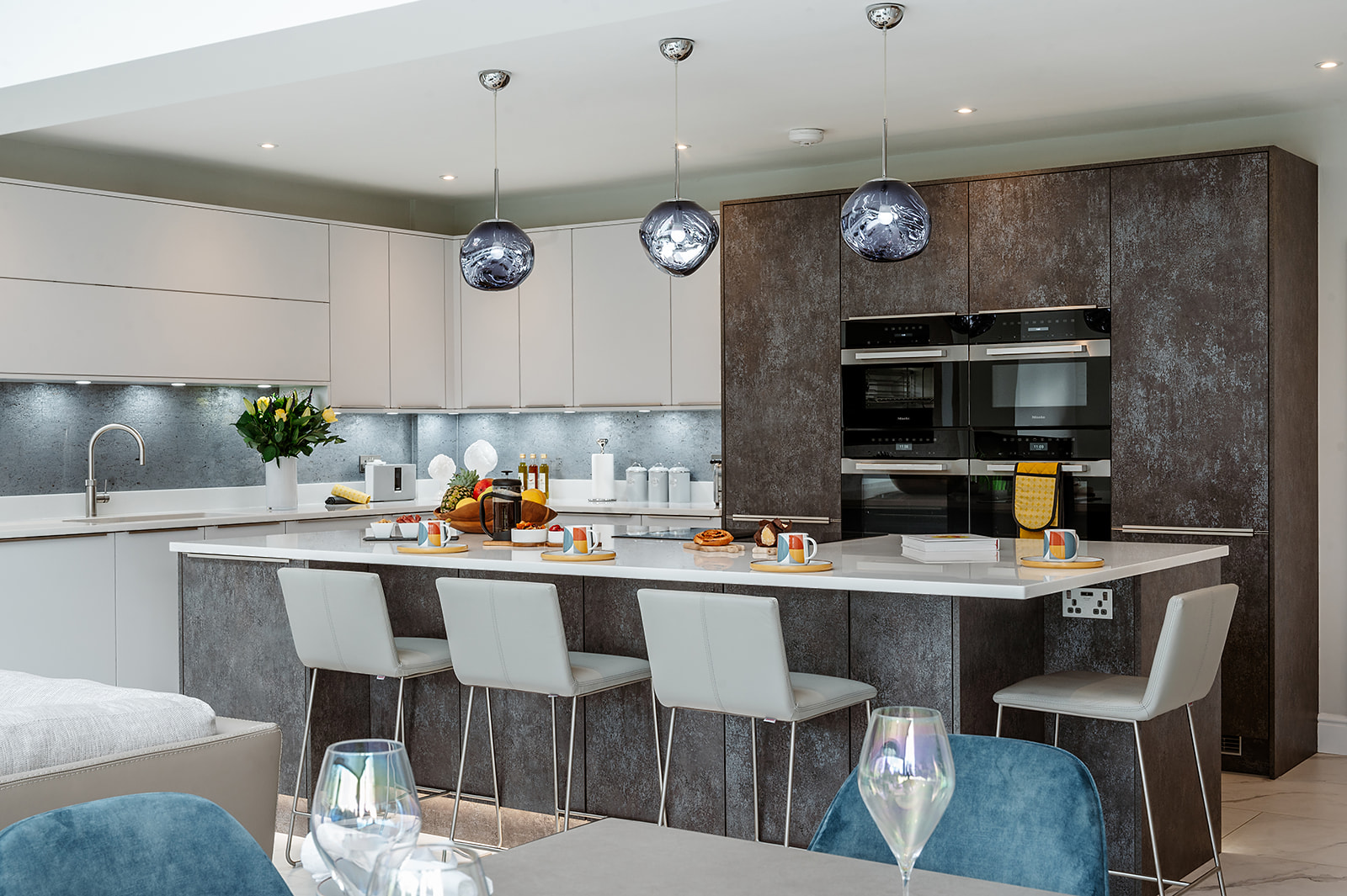 Contemporary Kitchen in Horsell, Surrey